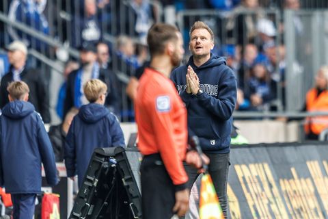 Trainer Markus Fiedler bekommt sein Team nicht in die Erfolgsspur. (Archivbild) Foto: Andreas Gora/dpa