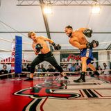 Boxbude: Ramin gegen Herausforderer