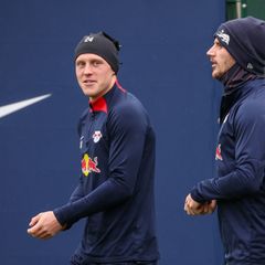 Xaver Schlager (l) und Timo Werner sind mit Kevin Kampl zurück im Mannschaftstraining von RB Leipzig.(Archivbild) Foto: Jan Woit