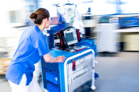Bei den Alarmplänen der Kliniken ist aus Sicht von Experten noch Luft nach oben.(Symbolbild) Foto: Sina Schuldt/dpa