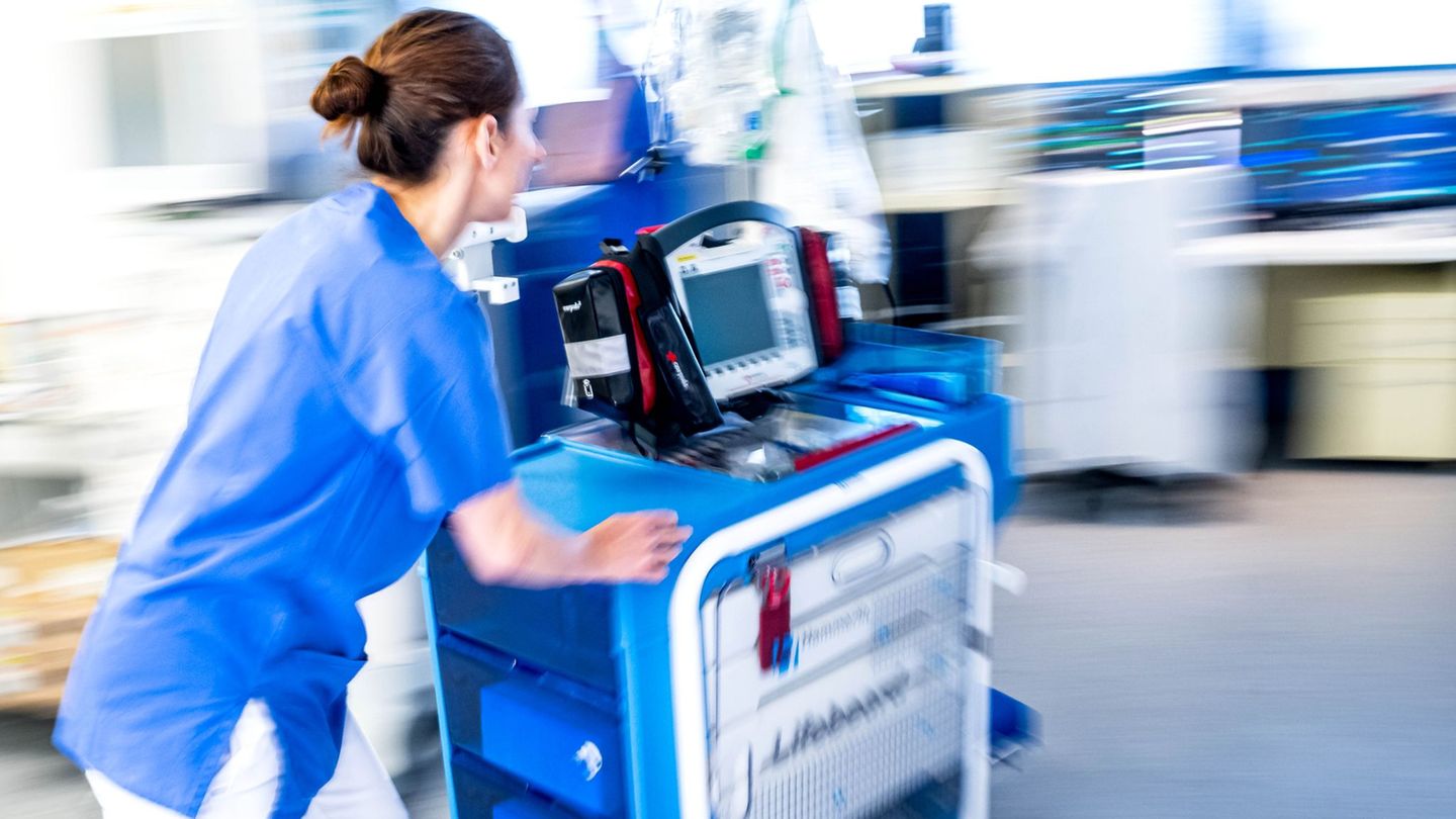 Bei den Alarmplänen der Kliniken ist aus Sicht von Experten noch Luft nach oben.(Symbolbild) Foto: Sina Schuldt/dpa
