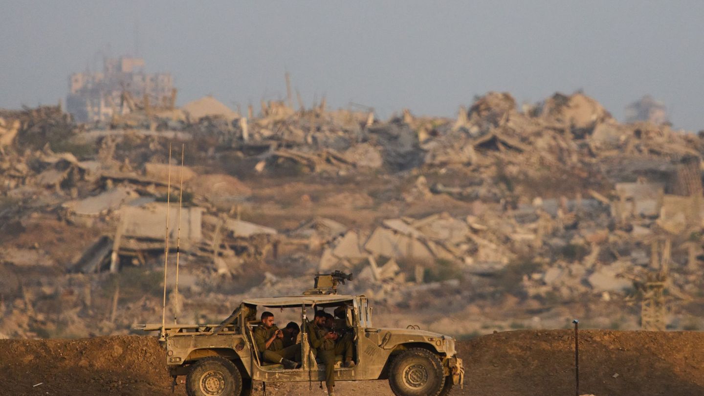 Bei den Gesprächen in Scharm el Scheich gibt es im Gaza-Krieg erneut etwas Hoffnung. Foto: Ariel Schalit/AP/dpa