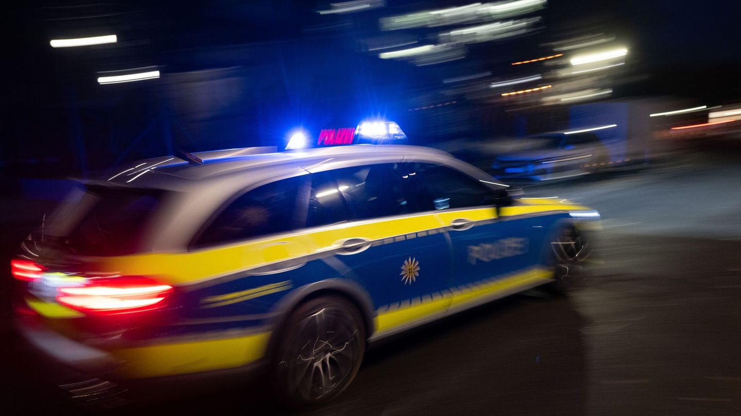 Der Bus war zum Zeitpunkt des Unfalls nur mit wenigen Menschen besetzt.(Symbolbild) Foto: Marijan Murat/dpa