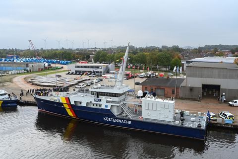Die 55 Meter lange "Emden" ersetzt ein 1988 in Dienst gestelltes namensgleiches Einsatzschiff. Foto: Lars Penning/dpa
