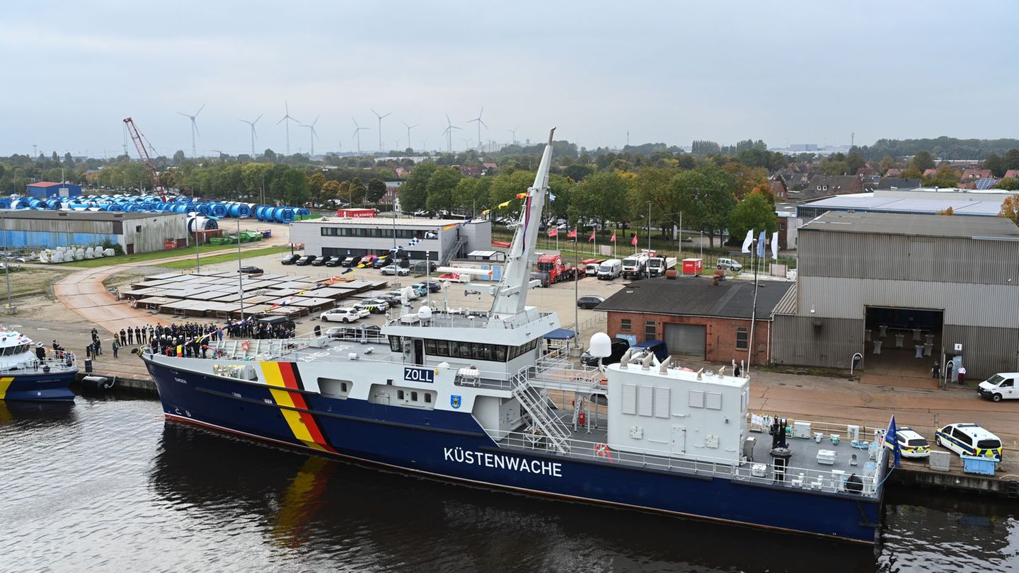 Die 55 Meter lange "Emden" ersetzt ein 1988 in Dienst gestelltes namensgleiches Einsatzschiff. Foto: Lars Penning/dpa