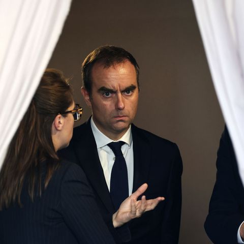 Frankreichs zurückgetretener Premier hat eine schwierige Mission. Foto: Ludovic Marin/Pool AFP/AP/dpa