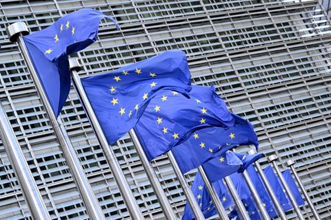 EU-Flaggen vor dem EU-Hauptquartier in Brüssel