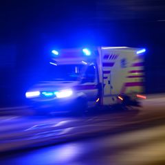 Eine 21-Jährige erlitt bei dem Zusammenstoß schwere Verletzungen. (Symbolbild) Foto: Robert Michael/dpa