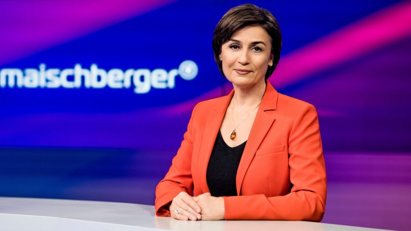 Sandra Maischberger diskutiert in ihrer ARD-Talkshow mit prominenten Gästen.