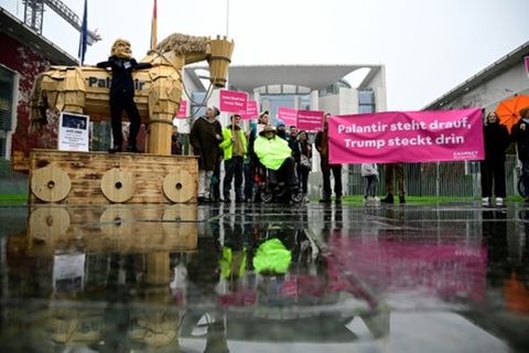 Protest vorm Kanzleramt