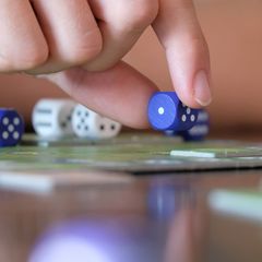 Spielerisch lernen - Grundschulen in Sachsen bekommen Unterstützung. (Archivbild) Foto: Sebastian Willnow/dpa-Zentralbild/dpa