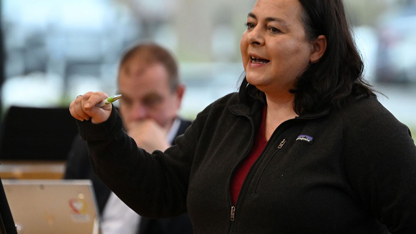 Die Thüringer Linke-Abgeordnete Katharina König-Preuss hält nichts von Plänen auf EU-Ebene zur Chatkontrolle. (Archivbild) Foto: