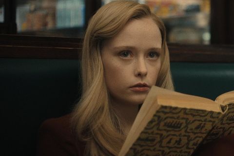 Suzanna Son in "Monster: Die Geschichte von Ed Gein".