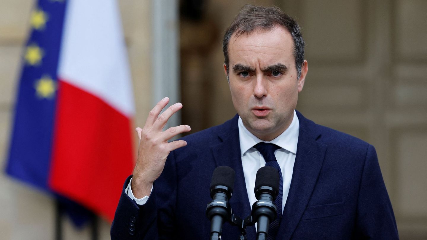 Lecornu ist verhalten optimistisch, dass er eine Lösung für die Regierungskrise findet Foto: Stephanie Lecocq/Reuters Pool/AP/dp