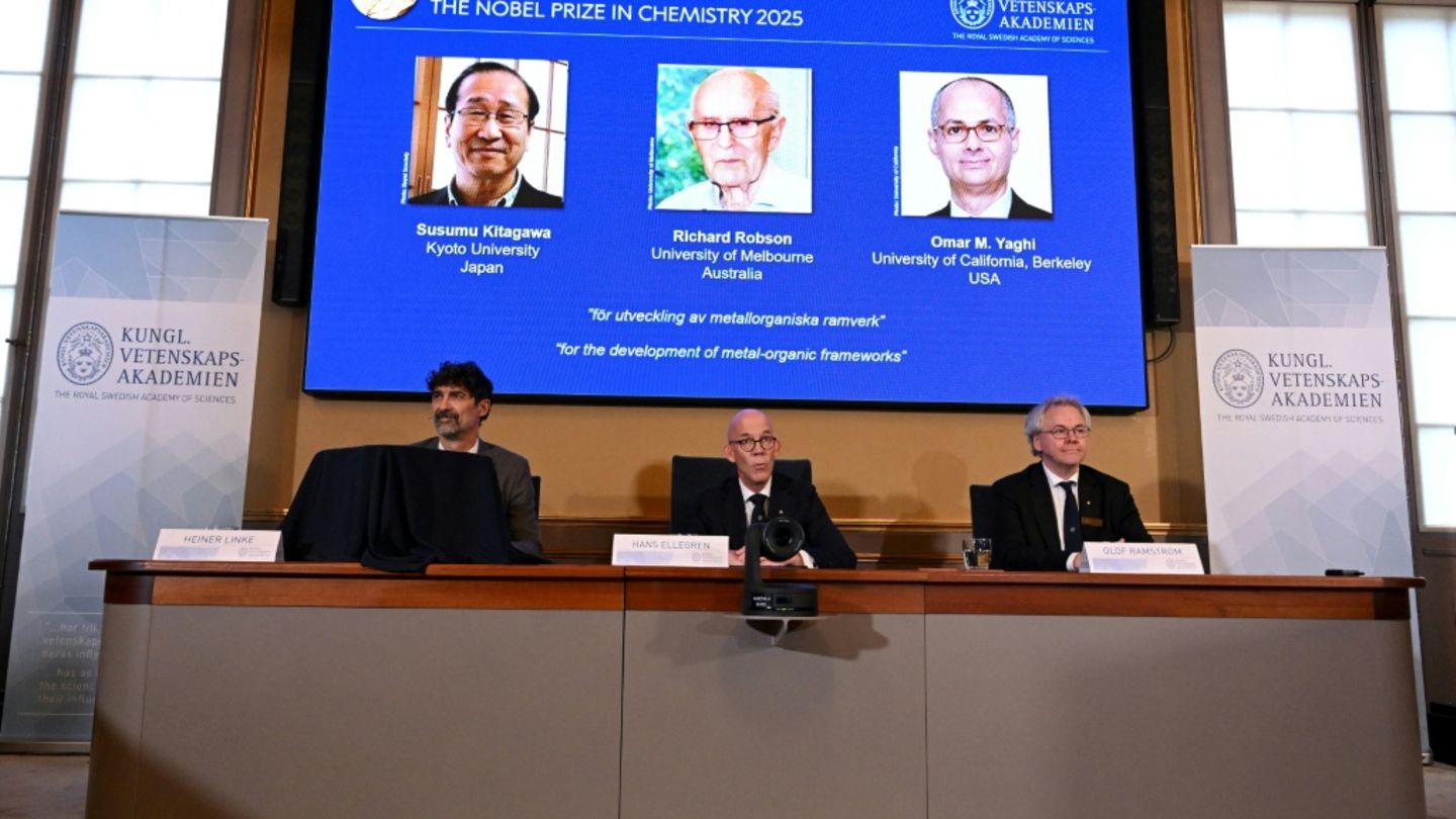 Nobelkomitee bei der Verkündung der Preisträger