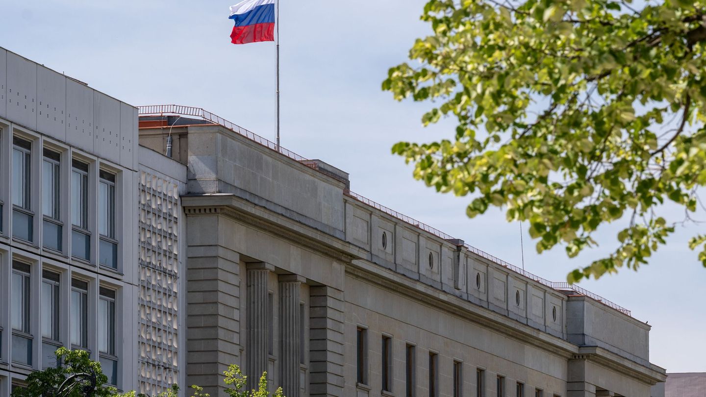 Drei AfD-Landtagsabgeordnete aus Sachsen-Anhalt haben an einer Veranstaltung in der russischen Botschaft in Berlin teilgenommen