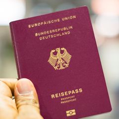 Reisepass für Deutschland: Symbolbild für Turbo-Einbürgerung