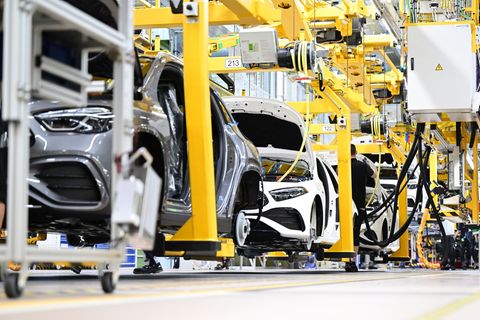 Die Autoindustrie in Deutschland steht vor großen Problemen. (Symbolbild) Foto: Bernd Weißbrod/dpa