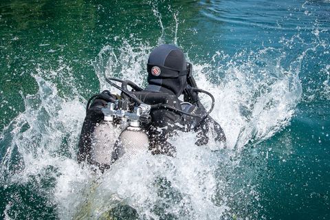 Immer wieder kommt es zu tödlichen Unfällen im bei Tauchern beliebten Kreidesee. (Symbolbild) Foto: Sina Schuldt/dpa