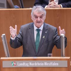 NRW-Innenminister Herbert Reul (CDU) plädiert für eine gemeinsame Drohnenabwehr. Foto: Oliver Berg/dpa