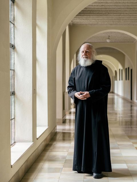 Pater Anselm Grün, 80, in der Abtei Münsterschwarzach in der Nähe von Würzburg