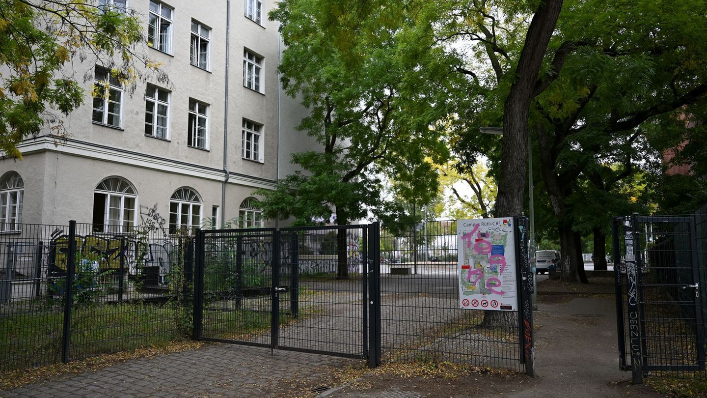 Die Gemeinschaftsschule auf dem Campus Rütli in Neukölln macht wegen Mobbingvorwürfen Schlagzeilen. Foto: Lilli Förter/dpa