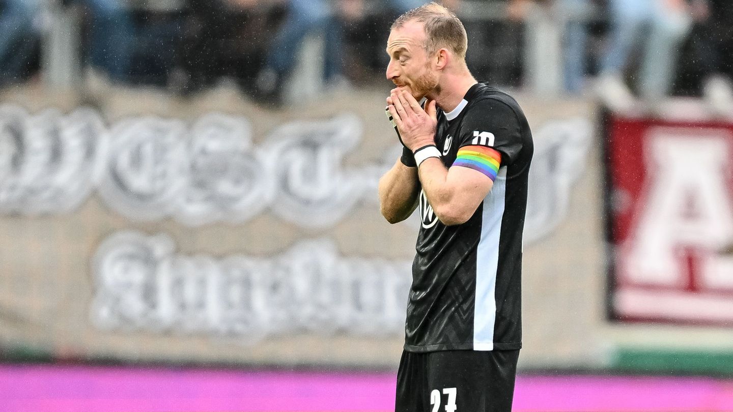 Maximilian Arnold musste im Test gegen Hertha BSC schon früh angeschlagen runter. (Archiv) Foto: Harry Langer/dpa