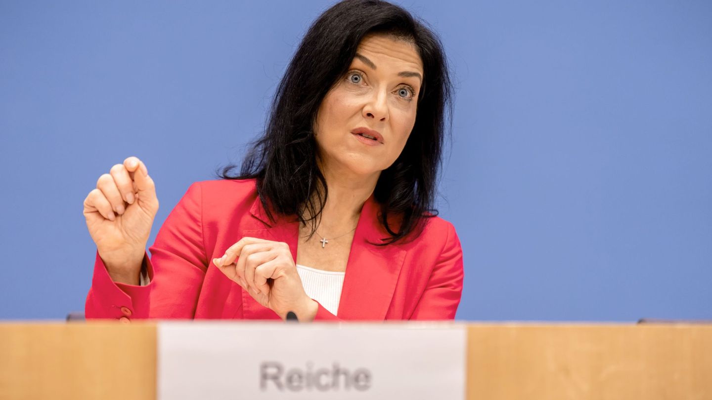 "Deutschland droht zurückzufallen", warnt Wirtschaftsministerin Katherina Reiche. Foto: Michael Kappeler/dpa