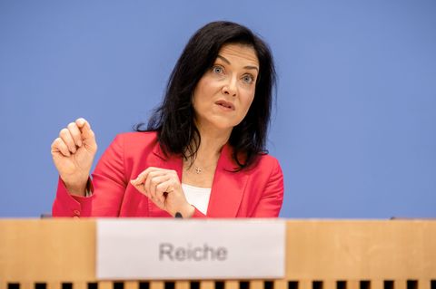 "Deutschland droht zurückzufallen", warnt Wirtschaftsministerin Katherina Reiche. Foto: Michael Kappeler/dpa
