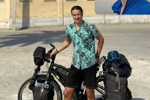 Eine Suchanzeige für Lennart Monterlos, der im Iran mit dem Rad unterwegs war
