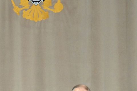 Kremlchef Putin im Obersten Gericht - einer der Richter ist wegen Korruption und Zuhälterei angeklagt. (Archivbild) Foto: Alexei