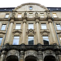 Ein ehemaliger Bauunternehmer ist am Wuppertaler Amtsgericht wegen illegaler Giftmüll-Verklappung zu Gefängnishaft verurteilt wo