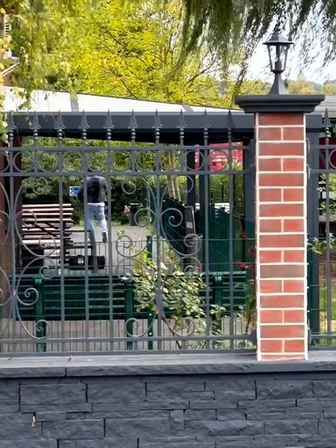 Bonn: Reporter filmt Einzug der Taliban ins afghanische Konsulat