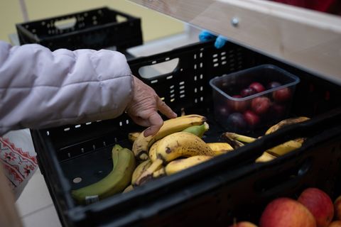 Tafeln versorgen in ganz Deutschland Hilfsbedürftige mit Lebensmitteln. Der gestohlene Kühlwagen der Hanauer Organisation ist nu