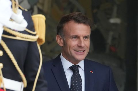 Wen ernennt Macron zu Frankreichs neuem Premier? Foto: Michel Euler/AP/dpa