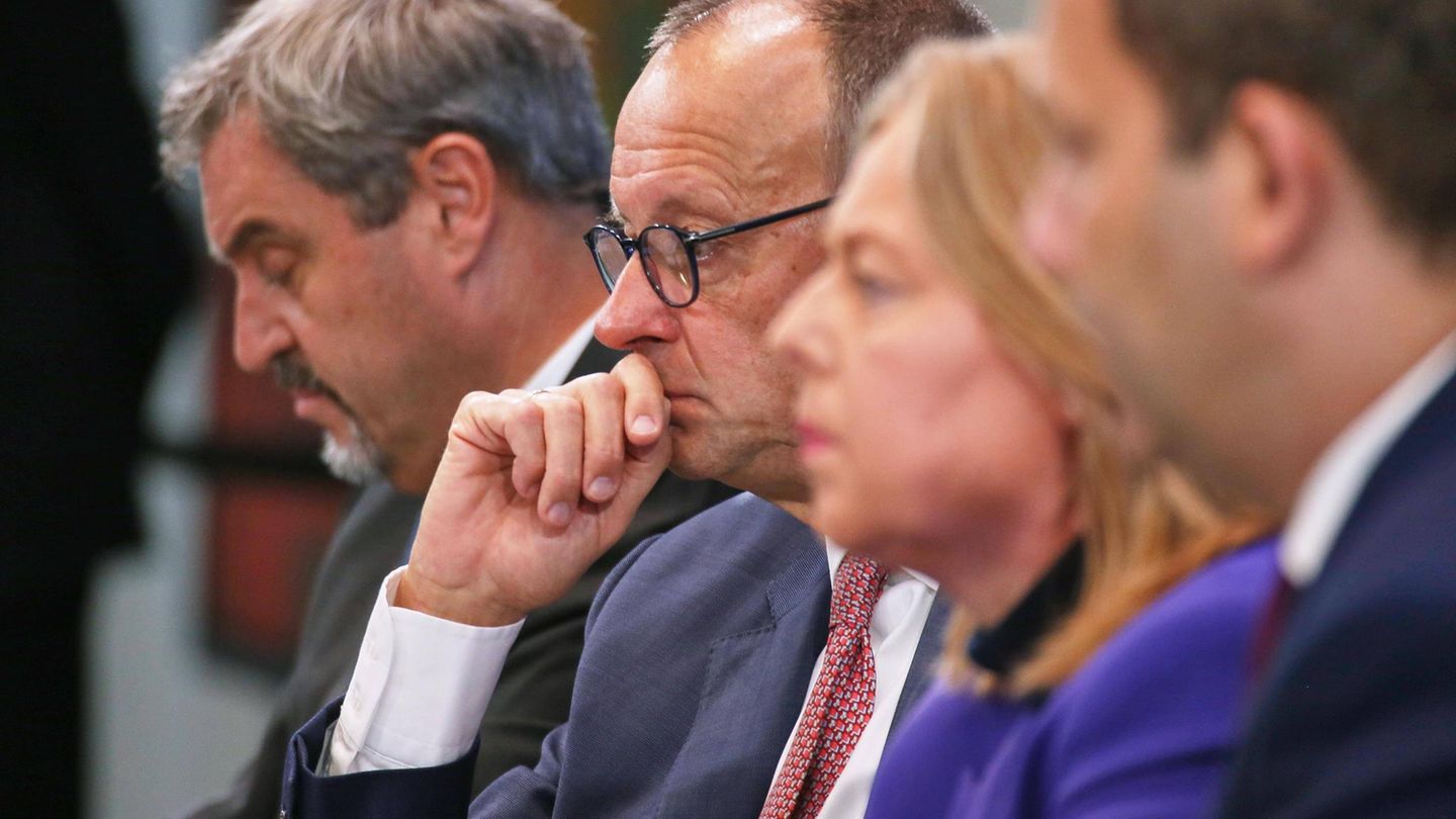 Die Vorsitzenden der Koalitionsparteien wirken am Morgen nach dem Koalitionsausschuss wie ziemlich müde Helden