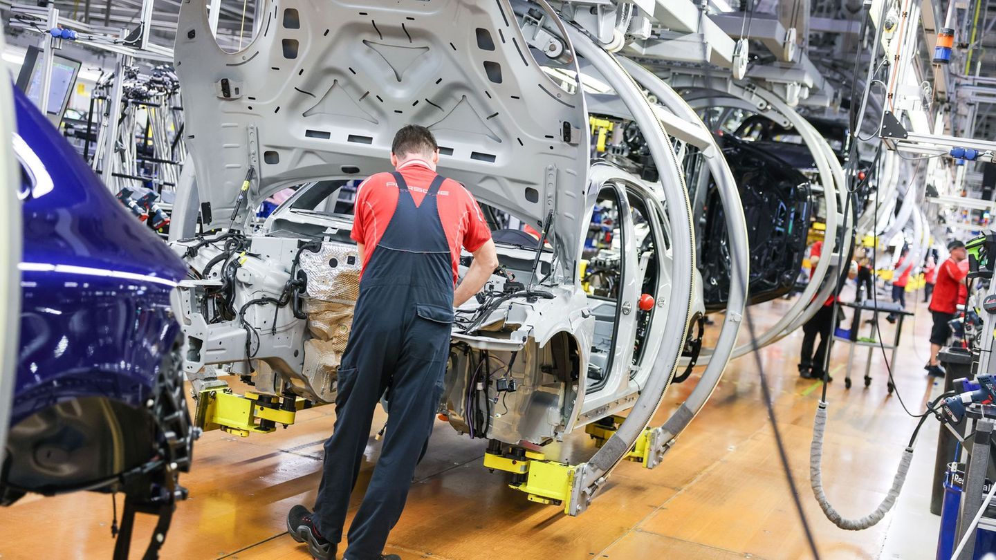 Economy: Ifo: Sentiment in the industry has fallen before the auto summit
