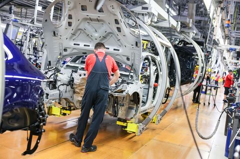 Die Stimmung in der deutschen Autoindustrie ist gesunken. (Symbolbild) Foto: Jan Woitas/dpa