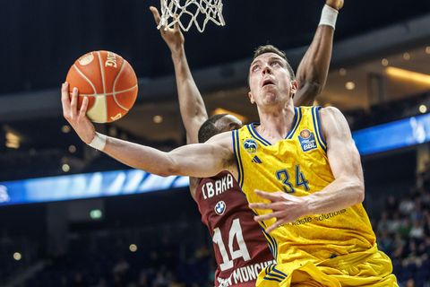 Alba-Forward Justin Bean glaubt an das Potenzial im Team Foto: Andreas Gora/dpa