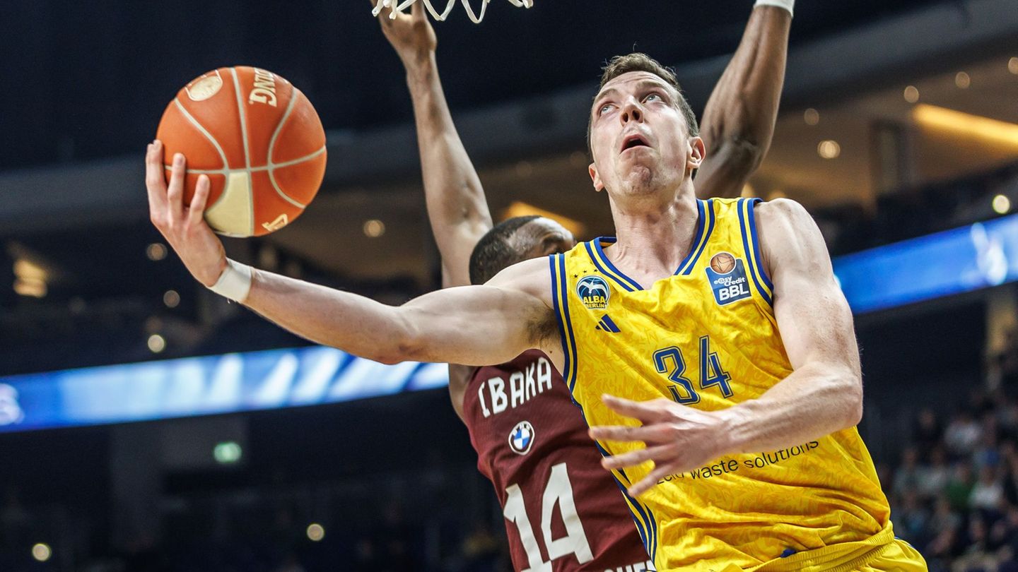 Alba-Forward Justin Bean glaubt an das Potenzial im Team Foto: Andreas Gora/dpa