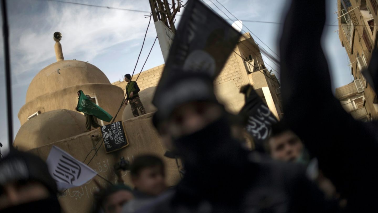 Islamistische Kämpfer in syrischem Bürgerkrieg 2014
