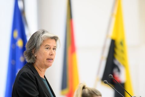 Innenministerin Tamara Zieschang (CDU) ist offen dafür, die Befugnisse der Polizei zu erweitern. (Archivbild) Foto: Klaus-Dietma