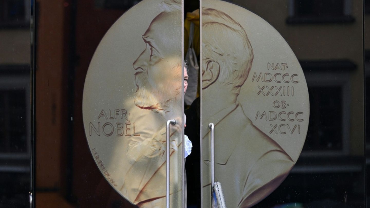Après avoir couronné en 2024 la Sud-Coréenne Han Kang, première femme asiatique à recevoir le Nobel de littérature, l'Académie s
