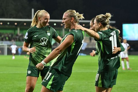 Wolfsburgs Fußball-Frauen wollen auch gegen Bayern München jubeln. Foto: Swen Pförtner/dpa