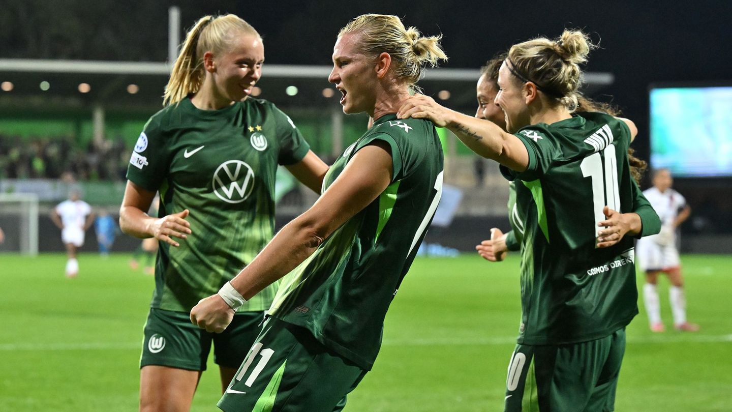 Wolfsburgs Fußball-Frauen wollen auch gegen Bayern München jubeln. Foto: Swen Pförtner/dpa