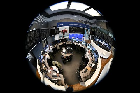 Die Zuversicht der Börsianer zeigt sich am Dax-Kurs. Foto: Arne Dedert/dpa
