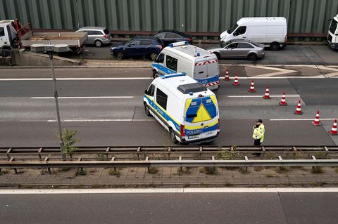 Die Polizei suchte nach Spuren und Beweismitteln. Foto: Michael Ukas/dpa