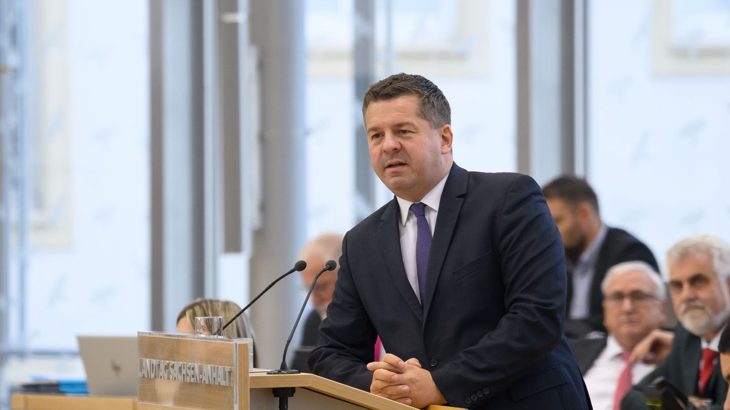 "Es wird nicht ab morgen da Lithium-Abbau in der Altmark möglich sein", sagt Wirtschaftsminister Sven Schulze (CDU). Foto: Klaus