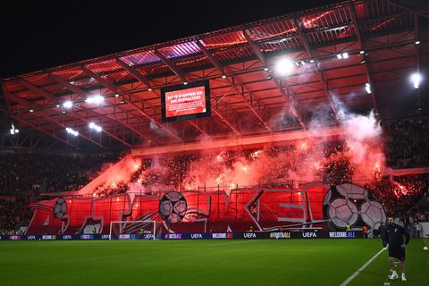 Der Pyrotechnik-Einsatz der eigenen Fans beim Heimspiel gegen den FC Basel hat Konsequenzen für den SC Freiburg. Foto: Tom Welle