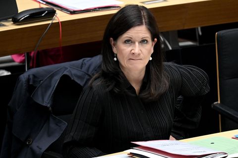 Bildungssenatorin Katharina Günther-Wünsch (CDU) nahm an der Sitzung des Abgeordnetenhauses teil. Foto: Britta Pedersen/dpa